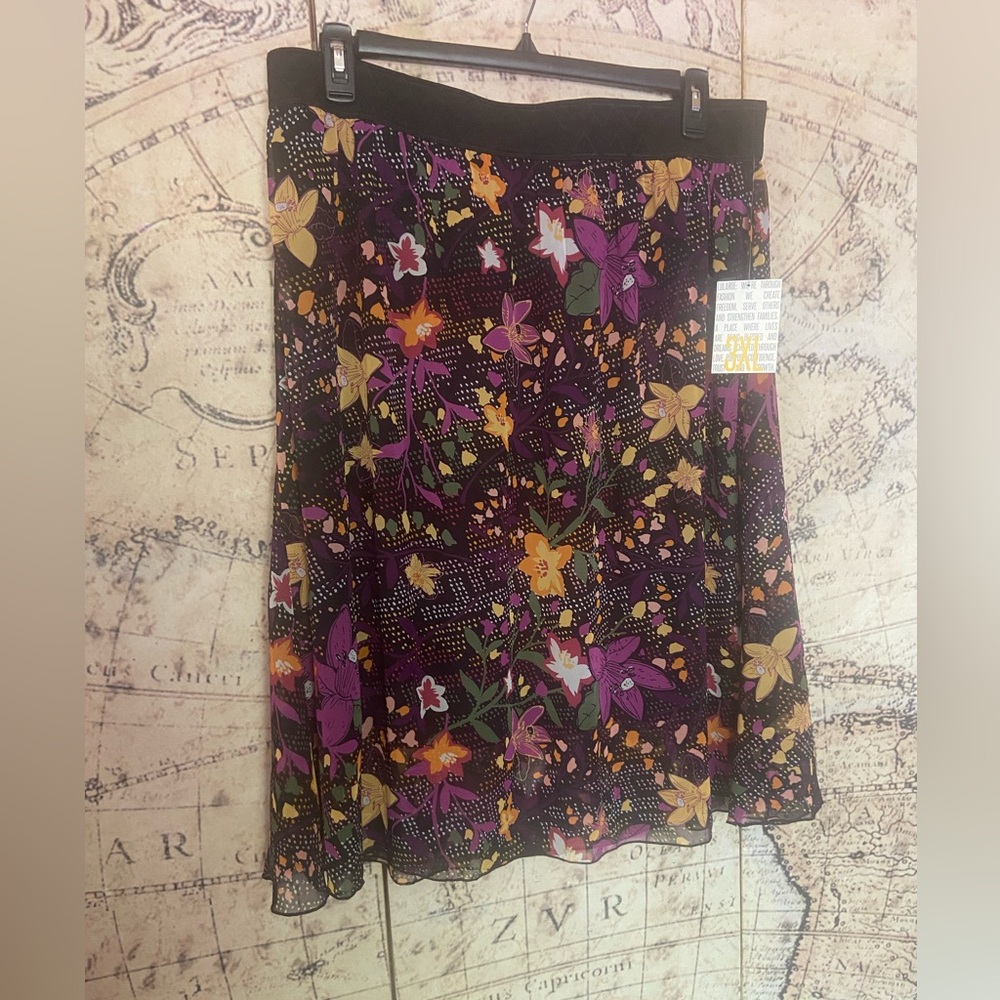 NWT Lularoe Lola 3X Floral Black Background
